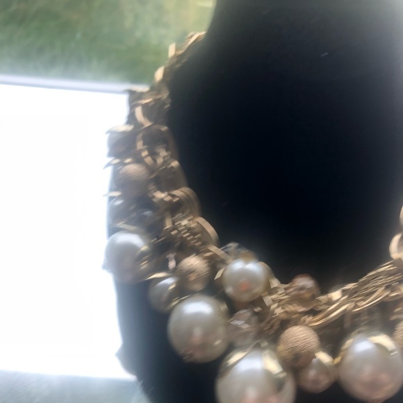 Ladies Pearl Statement piece choker - Picture 2 of 4